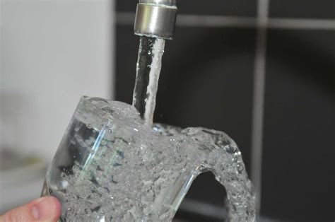Expert Busts Drinking Water Myth Mackay Hospital And Health Services