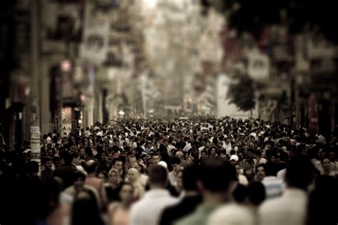 Rüyada Kalabalık Görmek - RuyaTabirleri.com