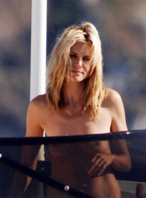 Thumbs Pro Toplessbeachcelebs Heidi Klum Model Topless On A Yacht