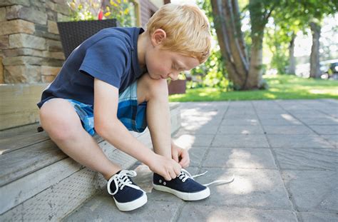 Como Enseñar A Un Niño A Amarrarse Los Zapatos Cómo Enseñar