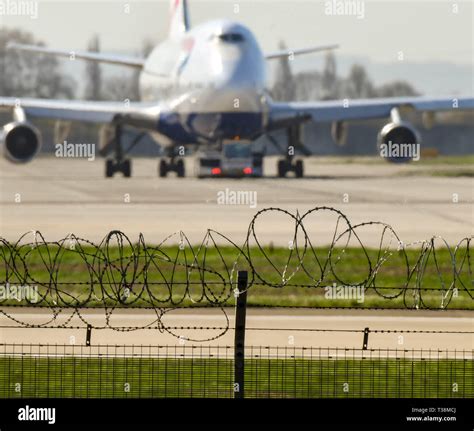 Perimeter Security Airport Hi Res Stock Photography And Images Alamy