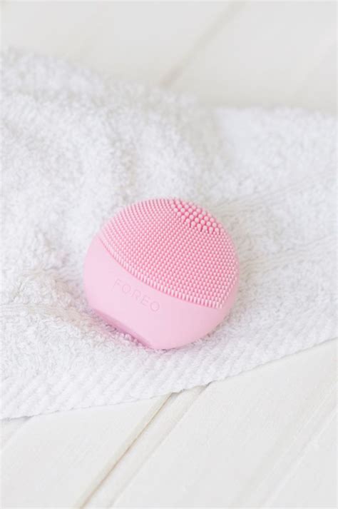 Foreo Luna Play The Best Cleansing Device Photo Makeup Facial Skin