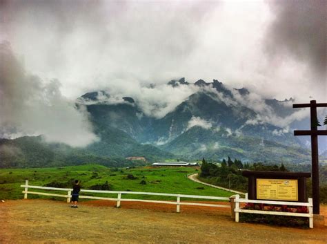 Desa dairy farm is located at the foothills of mount kinabalu in kundasang and you can easily find the farm on the way to mesilau nature park. Everything About Wood: Desa Cattle Dairy Farm, Kundasang