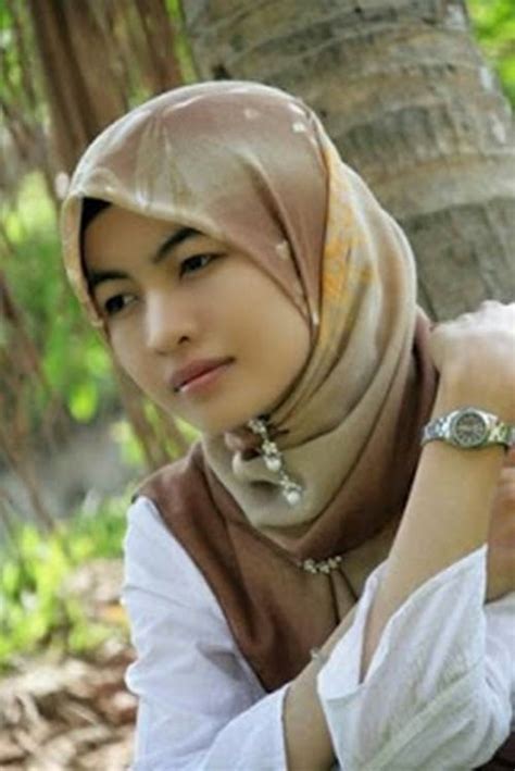 Foto Memek Bugil Cewek Muslimah Cantik Imut Bikin Sejuk Mata Coba Lagi Aja