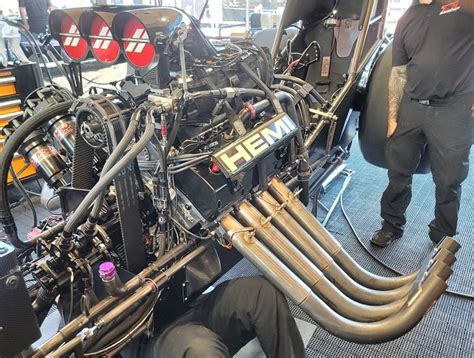 Chevy Ford And Toyota Top Drag Racing Teams All Use Hemi Engines