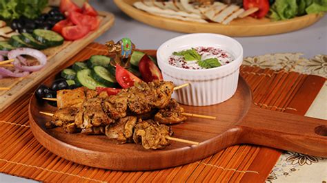 You don't need a shawarma machine or spit to make juicy, crisp middle eastern shawarma. Smokey Chicken Shawarma Platter Recipe | Samina Jalil | Masala TV