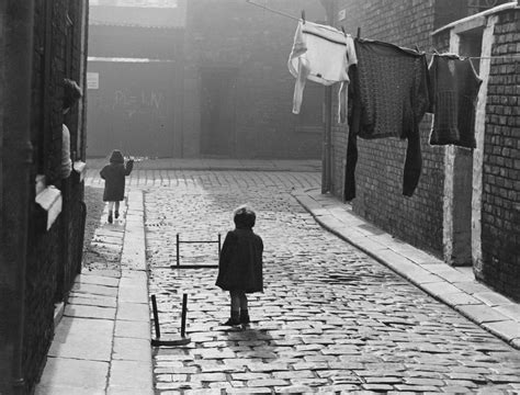 Photographs Of Street Life In Post War Britain Flashbak