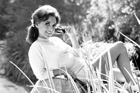 Dawn Wells Mary Ann From Gilligan S Island Dead At Rolling