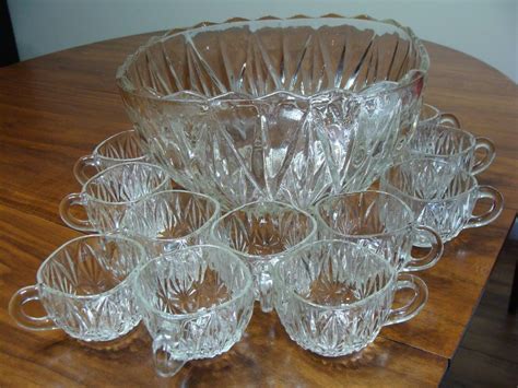 Vintage Hazel Atlas Williamsport Square Shaped Punch Bowl With Cups