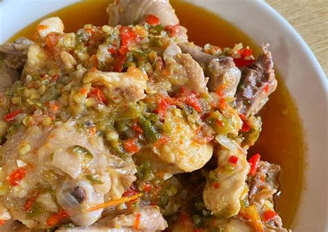 Bahan bumbu ayam rica rica yang digunakan sebenarnya cukup simple dan sederhana, seperti : Resep Ayam Rica Rica oleh dishbyvn - Cookpad