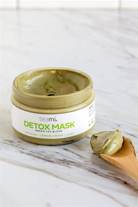 This online tutorial with which includes a pdf sewing pattern will allow you to create and sew a very simple face mask that you can customize in numerous ways. Teami Detox Mask | Detox mask, Green tea mask, Simple skincare