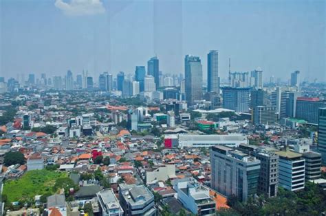 Proses modenisasi yang diasaskan sejak pemerintahan kolonial british telah dilanjutkan dengan melakukan pelbagai perubahan dan penyesuaian. Keberhasilan dan Kegagalan Pembangunan Ekonomi di ...