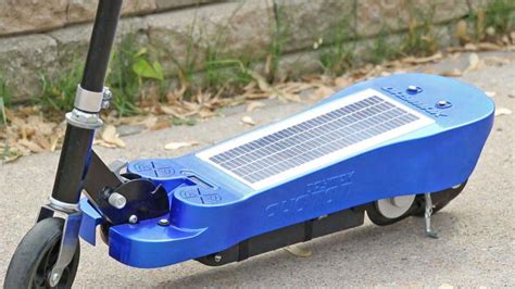 Daymak Photon A Solar Powered Electric Scooter