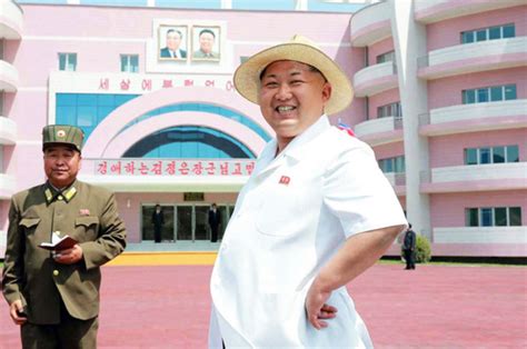 North Korean Tyrant Kim Jong Un Has Been Spotted Wearing A Ridiculous Straw Hat Daily Star