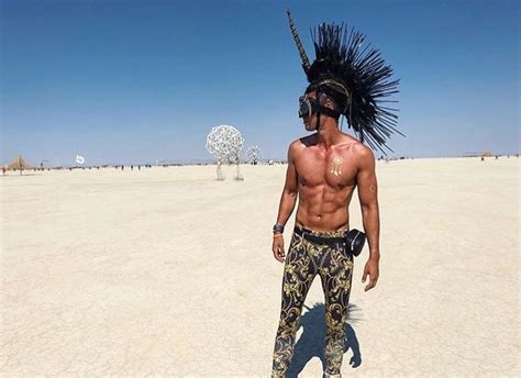 Best Outfits Of Burning Man 2019 Fashion Inspiration And Discovery Burning Man Costume