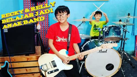 Inilah rekomendasi studio musik terdekat di jakarta, yuk disimak! Studio Musik Bandung... RECKY & RELLY - Practice at Let's ...