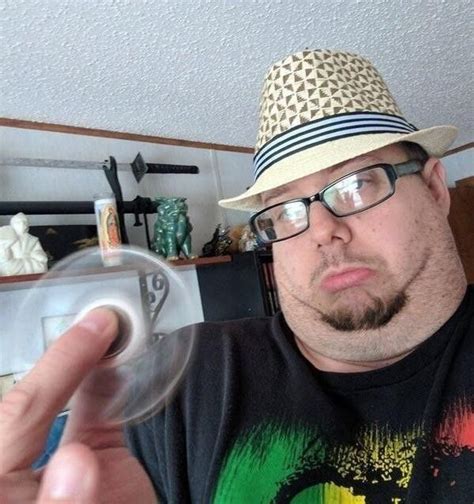 22 Cringey Neckbeards Who Need To Be Kicked Off The Internet Neck