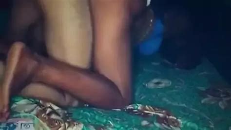 Gadis Remaja Kulit Hitam Dengan Pantat Bahenol Lagi Asik Nyepong Kontol