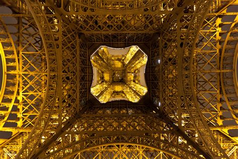 15 Photos Looking Straight Up The Eiffel Tower Twistedsifter