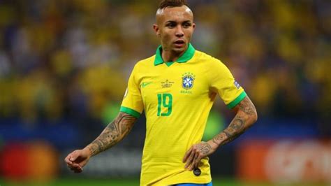 Everton sousa soares (born 22 march 1996), known simply as everton (brazilian portuguese: Everton Soares được Transfermarkt định giá bao nhiêu?