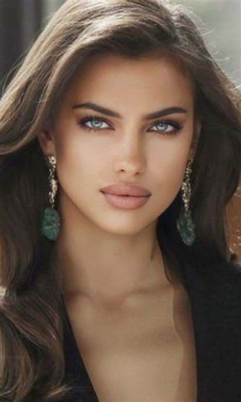 Stunning Eyes Most Beautiful Faces Beautiful Lips Beautiful Women Pictures Brunette Makeup