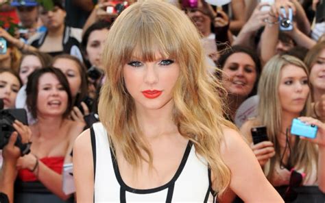 Fans Displeased With Abercrombie And Fitchs Jab At Taylor Swift Parade