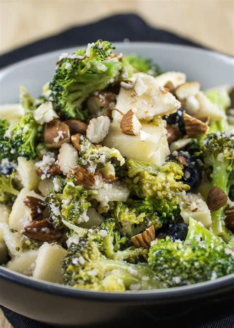 Broccoli apple salad is a healthy all season salad recipe. Broccoli Apple Salad - Prepare this Game-Changing Salad