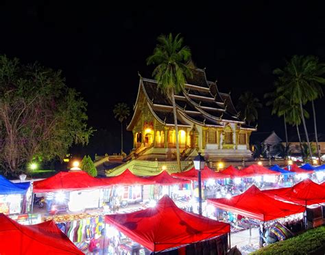 night-market-in-luang-prabang,-laos-travel