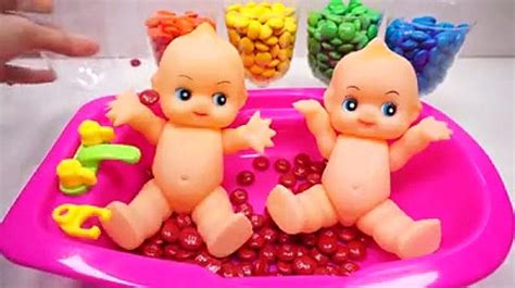 Learn Colors Twin Baby Doll Bath Time Eat Colors Mandms Chocolate