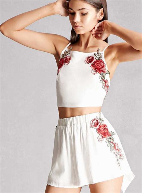 Womens Fashion Floral Embroidery Spaghetti Strap Crop Top And Shorts