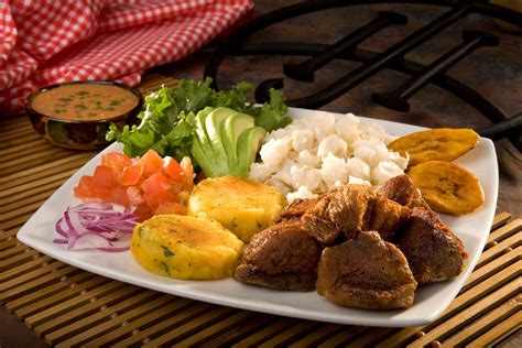 traditional ecuadorian food