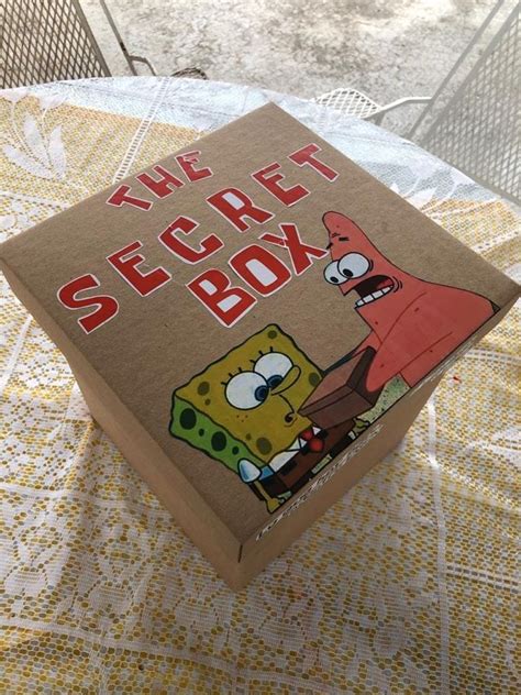 Le Da A Su Novio Una Caja Secreta De Bob Esponja Y Es El Mejor Regalo