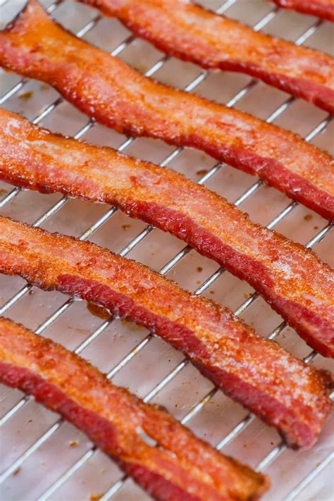 Heat oven to 425 degrees f (220 degrees c). How Long to Cook Bacon in the Oven (Rack or No Rack) - TipBuzz