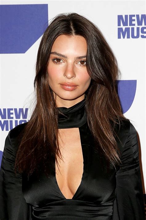 Si swimsuit 2014 emily ratajkowski. Emily Ratajkowski - New Museum 2019 Spring Gala in NYC ...