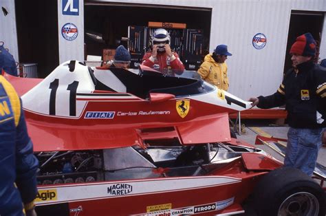 1) niki lauda 38 puntos. Carlos Reutemann et sa Ferrari, 8 octobre 1978. VM094-42-0 ...