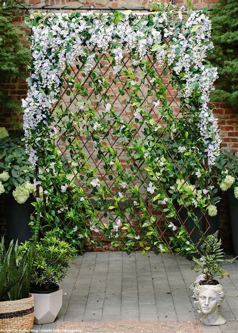 Expandable Plastic Ivy Fence Outdoor Decorations