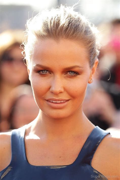Lara Bingle Attractive Eyes Super Wags Hottest Wives And