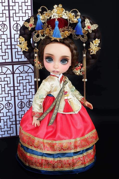 ปักพินโดย Lý Lê ใน Ani Cổ Trang Truyền Thống Dân Tộc ตุ๊กตา ชุด