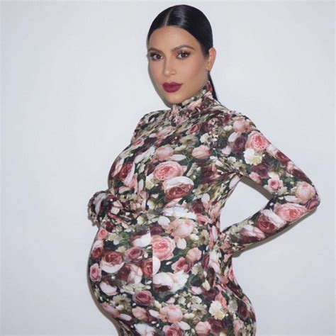 Kim Kardashians 2015 Halloween Costume Isthrowback Pregnant Kim