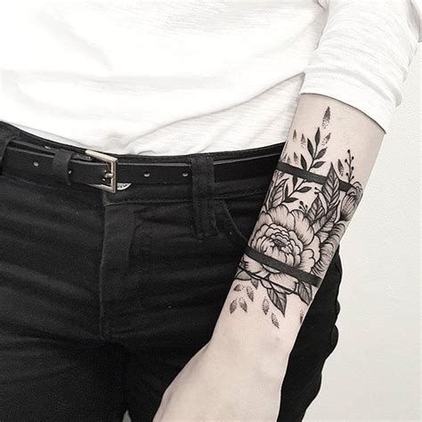 Roztomilé tetování geometrické tetování malé tetování nápady na kreslení. Floral bracelet dekuji za navstevu! | Nápady na tetování, Tetování, Malé tetování