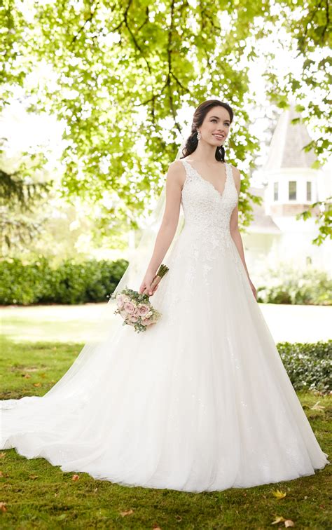 Cheap wedding dress wedding dresses bella wedding here comes the bride davids bridal bridal gowns wedding planning elegant dress from sassy bridal separates to bohemian lace gowns and handcrafted designs from our favourite etsy sellers, april's roundup has all bases covered. Ball Gown Wedding Dress with Keyhole Back - Martina Liana ...