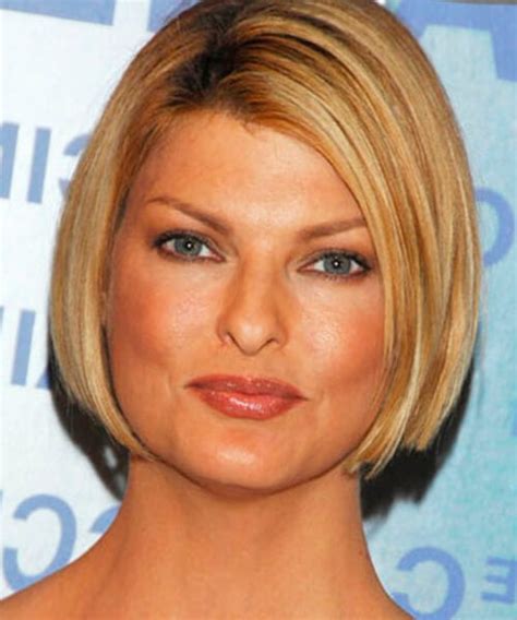 There are a lot of short hairstyles for round faces and double chins to choose from that will have you looking amazing in no time. Best hairstyles for a round face