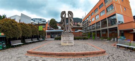 La universidad el bosque este lunes 28 de junio confirmó que su sistema fue víctima de un ciberataque por parte de individuos no identificados y afirmó que ya trabajan en un plan de acción. Relatos | Universidad El Bosque