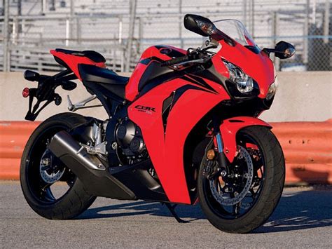 Superior sportbike for street and track. motorcycle news: Fastest Motorcycle: Honda CBR1000RR Fireblade