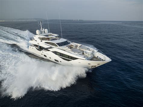 Built in grp by british yard sunseeker international to rina class, with delivery due in june 2022, the new yacht is the latest model in the sunseeker 116 range, built on the platform of the sunseeker 115. Location yacht Sunseeker 116 Predator
