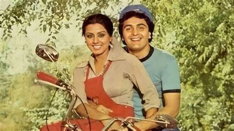 Neetu Kapoor Shares A Throwback Picture With Late Husband Rishi Kapoor As They Pose On A Vintage