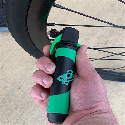 Ultraflate Co2 Bike Tire Inflator Genuine Innovations