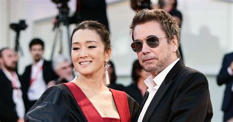Gong Li Et Son Compagnon Jean Michel Jarre Tapis Rouge Du Film Lan Xin Da Ju Yuan Saturday