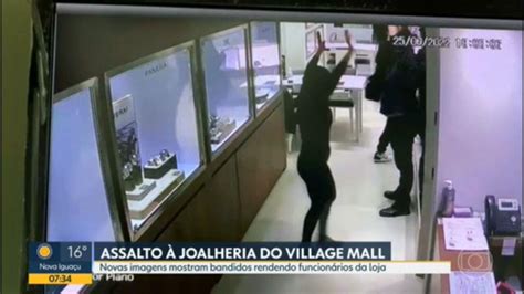 Novas Imagens Mostram Bandidos Rendendo Funcionários De Joalheria Do Shopping Village Mall Bom