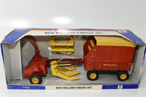 Old New Holland Forage Harvester Pull Type Chopper New In Package Ertl Vintage